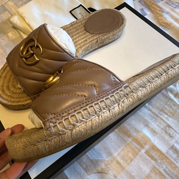 Gucci Rose Porcelain Espadrille Slides - Picture 6 of 7